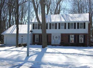 6947 S Fredericksburg Dr, Sylvania, OH 43560