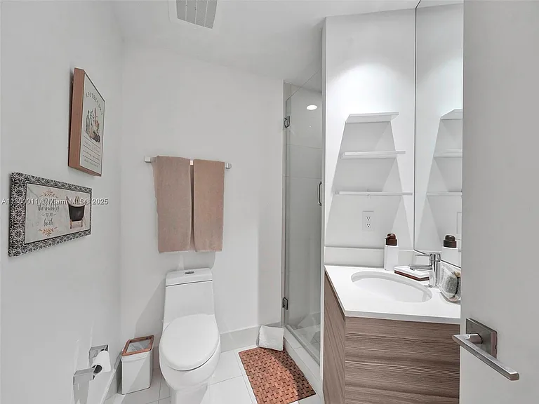 121 NE 34th St #1601 — Photo 20