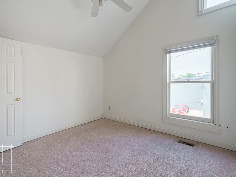 193-195 Greenwood Ave — Photo 20