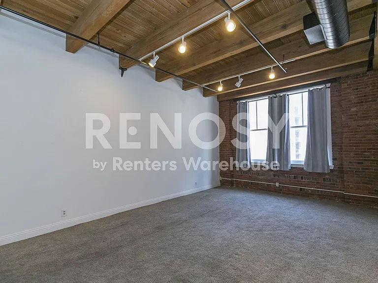 700 Broadway Blvd #210 — Photo 9