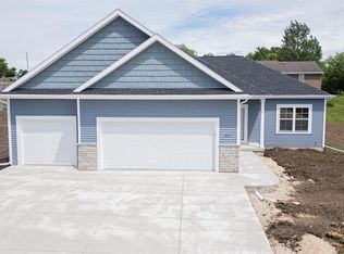 1732 E Kyle Cir, Beloit, WI 53511