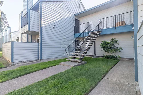 445 Almond Dr Photo 1