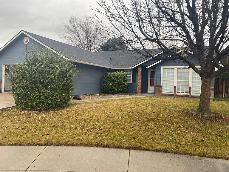 1856 N Pilgrim Ave — Photo 2