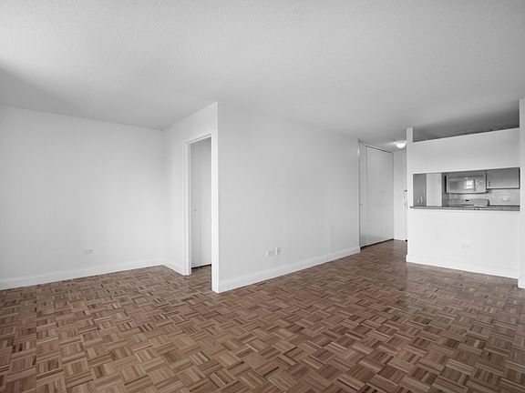 3rd image of 200 W 60th St APT 28A