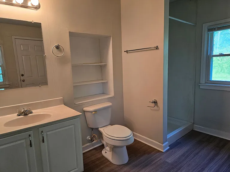 302 Alexander Ave — Photo 8