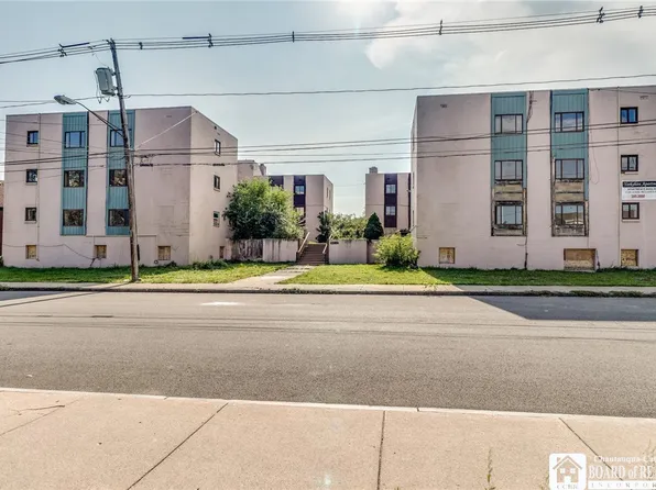 628 9th St, Niagara Falls, NY 14301
