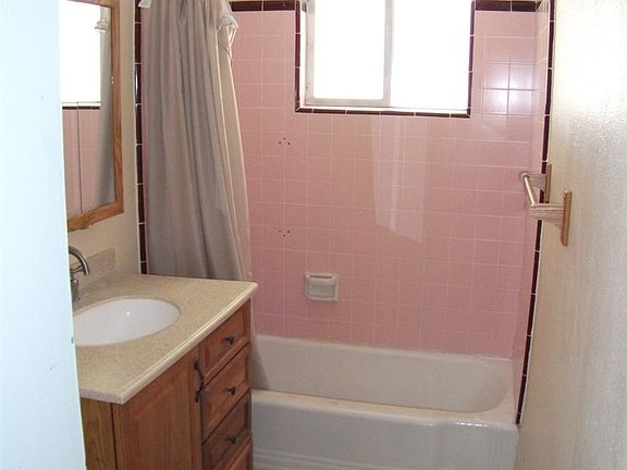 Hall bathroom, Tub and Shower