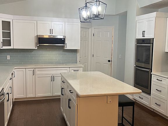 3rd image of 5866 Bluebird Cir