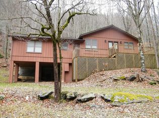 2645 Dicks Creek Rd, Whittier, NC 28789