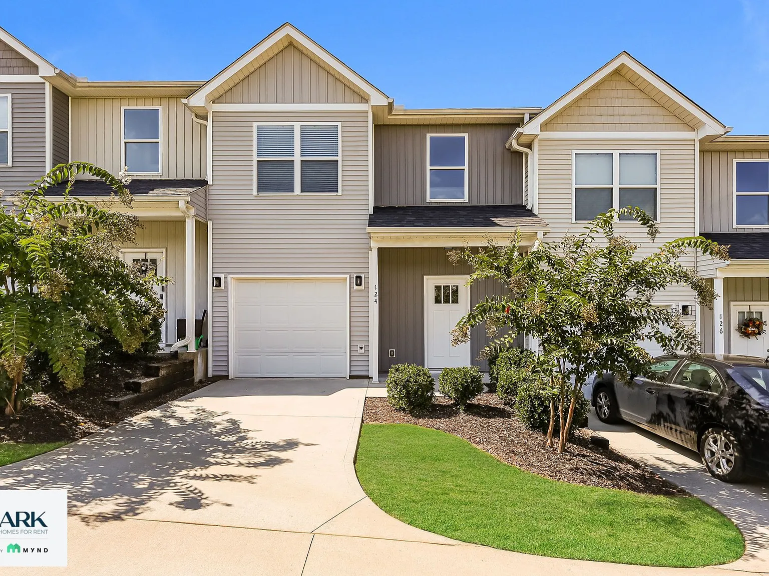 3 bed, 2.0 bath, 1410 sqft, $1,595 — Photo 1