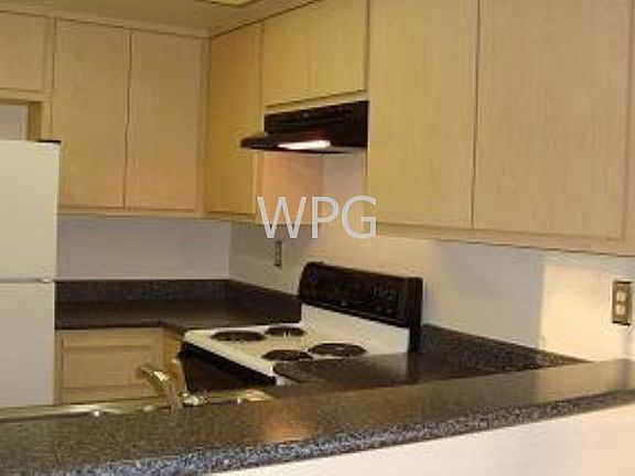 3rd image of 473 Sieber Ct