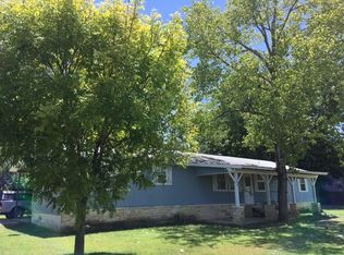 180 Riverview Dr, Center Point, TX 78010