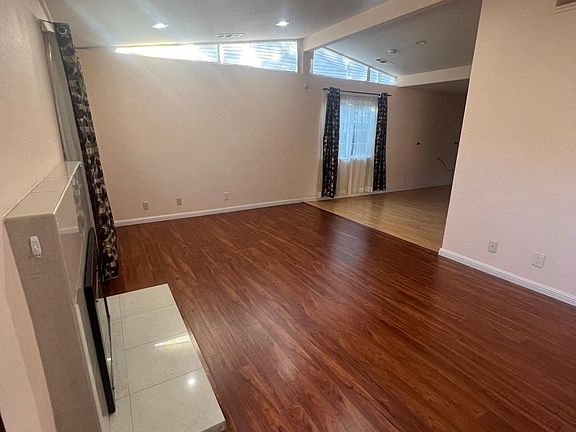 4th image of 2447 Warburton Ave