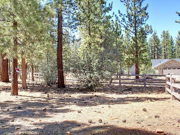 3rd image of 1800 Shady Ln