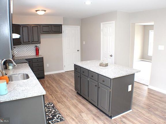 4th image of 103 Deschler Blvd