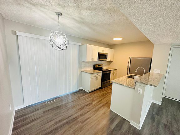 4th image of 4947 Singleton Dr