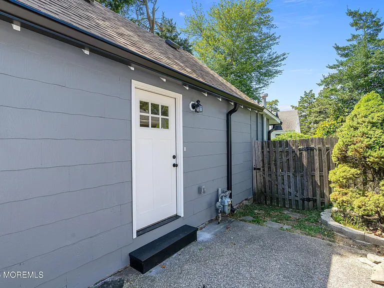 61 Gladney Ave — Photo 2