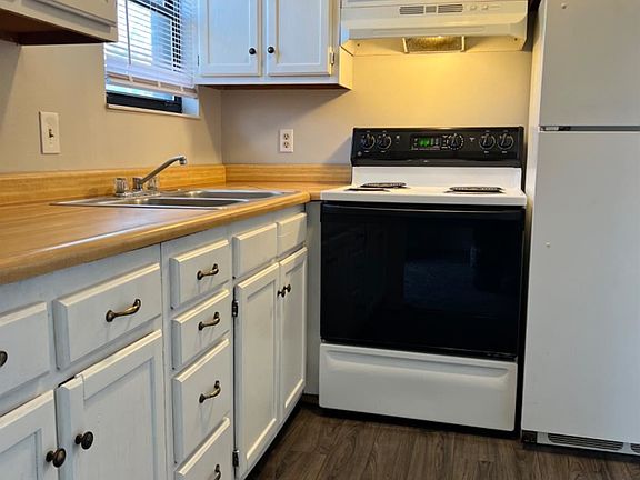 2nd image of 7839 Lincoln Ave #7