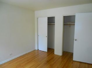 2137 Howard St APT 1S, Evanston, IL 60202