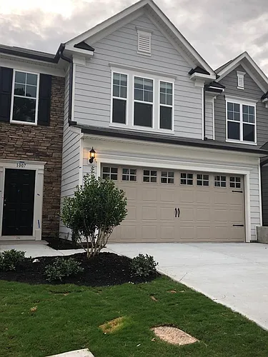 1007 Saffron Loop Photo 1