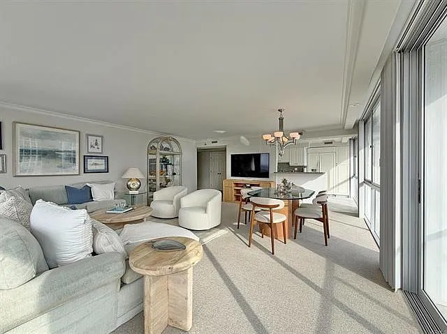 3 bed, 1720 sqft, $25,000 — Photo 3