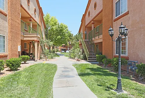 Mesa Verde Apartments Photo 1