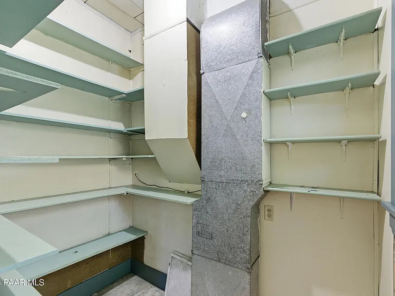 309 N Mount Vernon Ave — Photo 6