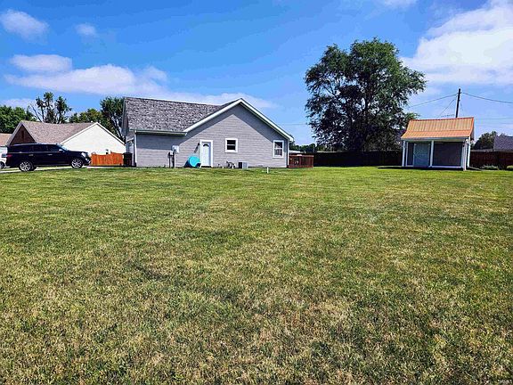 3rd image of 110 Bluebird Ln