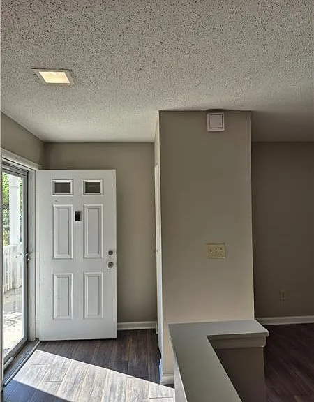 37 Rumson Ct SE — Photo 3