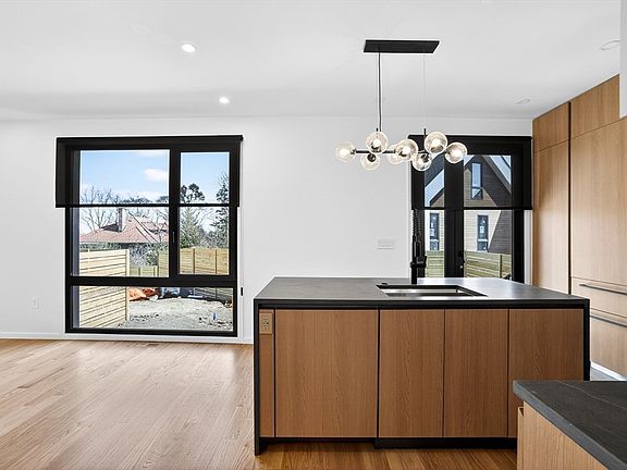 5th image of 15 Algonquin Rd #2