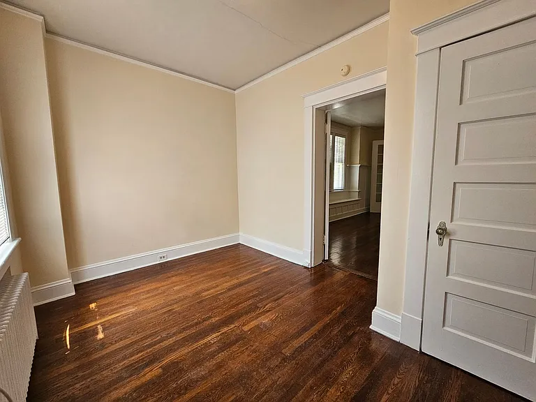 537 Washington Park — Photo 12