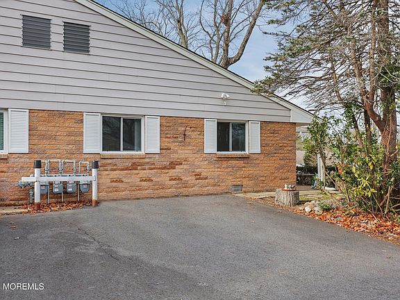 5th image of 12 Blue Jay Street #B