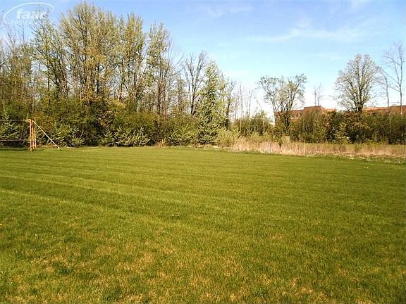 2nd image of 7413 Paradise Dr