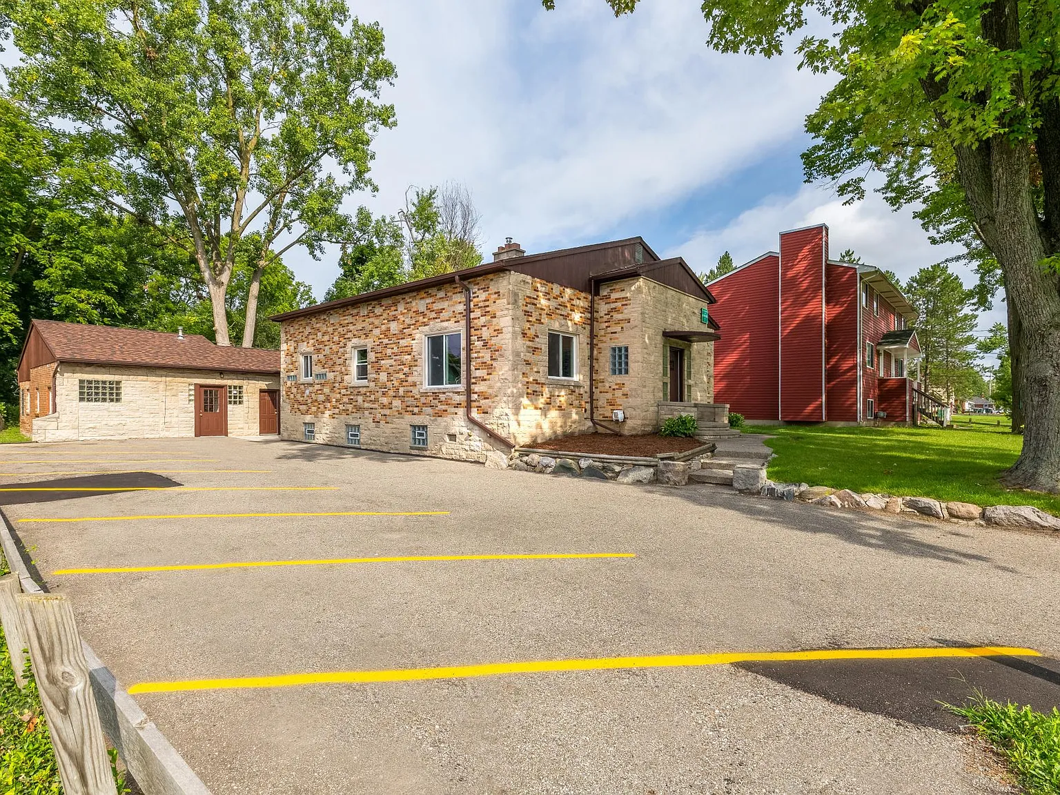 7 bed, $9,100 — Photo 3