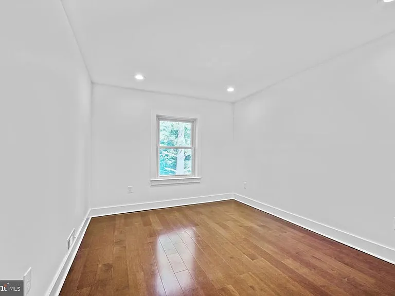 10222 Arizona Cir #18 — Photo 15