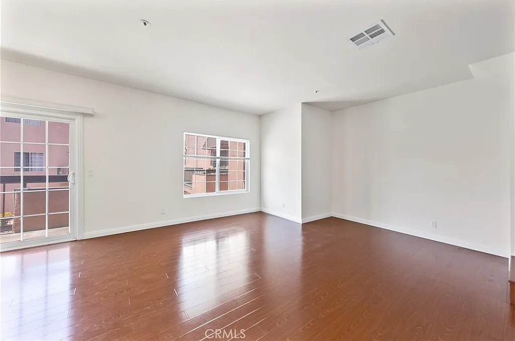 2 bed, 1337 sqft, $3,500 — Photo 4