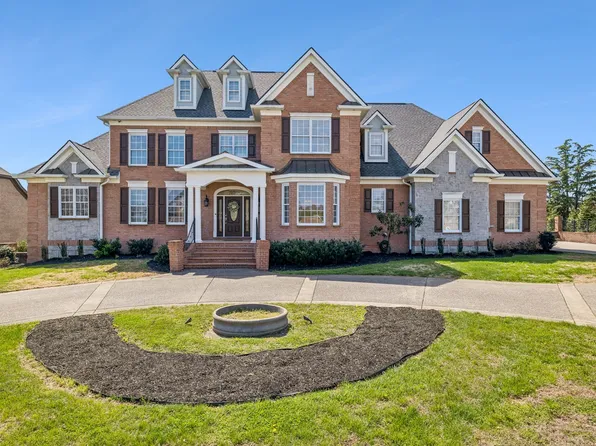 107 Gaston St, Gallatin, TN 37066