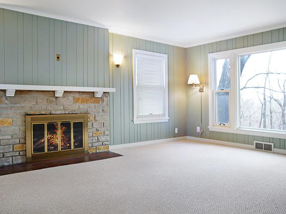 3rd image of 2715 W Moss Ave
