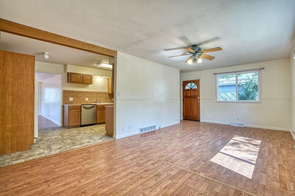 1415 S Douglas Ave