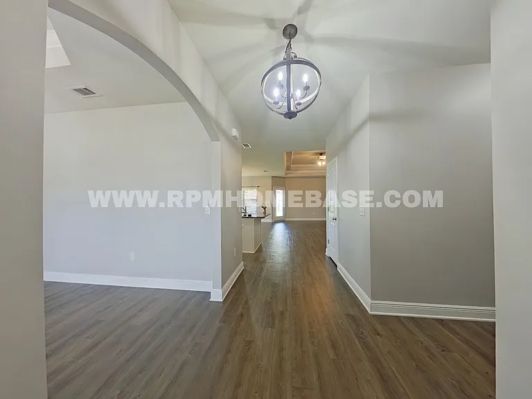 432 Chickadee St — Photo 3