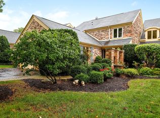 5 The Court Of Island Point, Northbrook, IL