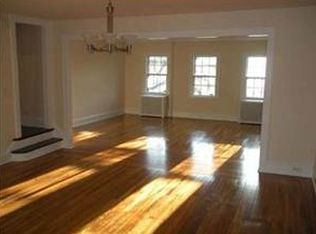 164 Burns St, Forest Hills, NY 11375