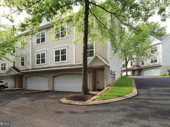 136 Kenley Ct, State College, PA 16803