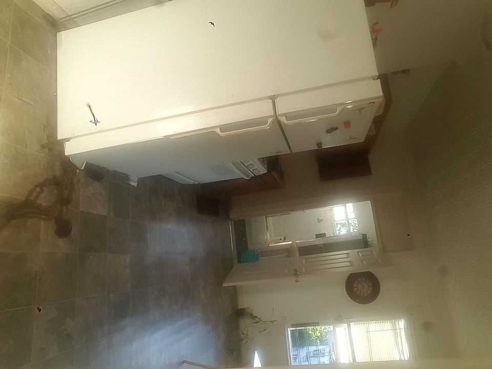 2nd image of 1256 Beach Ave