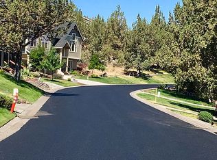 2429 SW Valleyview Dr, Redmond, OR 97756