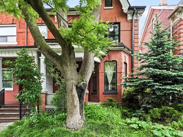 21 Lansdowne Ave #1, Toronto, ON M6K 2V7