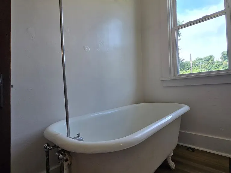 216 Clifford Ave — Photo 12