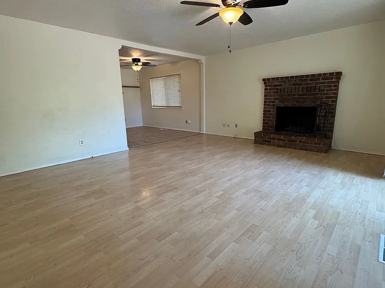 3540 Dwayne Ct — Photo 2
