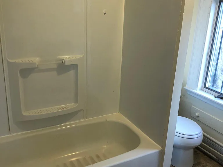 149 Strathmore Rd #10 — Photo 15