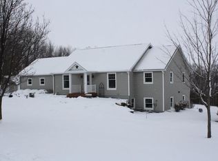 930 Lost Grove Rd, Mineral Point, WI 53565
